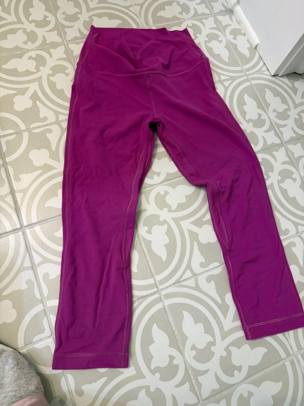 lululemon women’s crop leggings